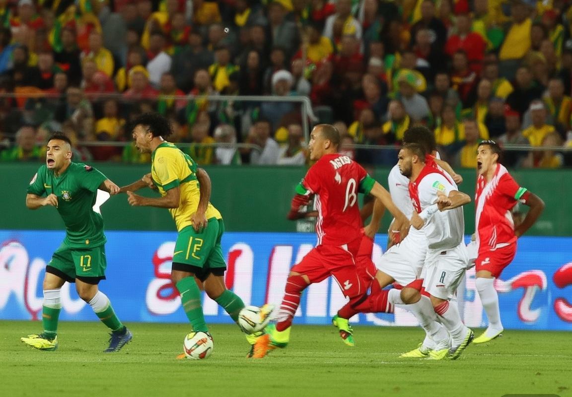 巴西秘鲁世预赛巅峰对决：激情碰撞与精彩瞬间回顾